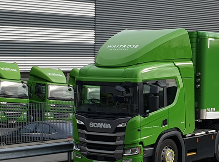 Inside Story: Pembuatan Wind Deflector (Topi Truk) Fiberglass untuk Armada Truk Besar di Jakarta